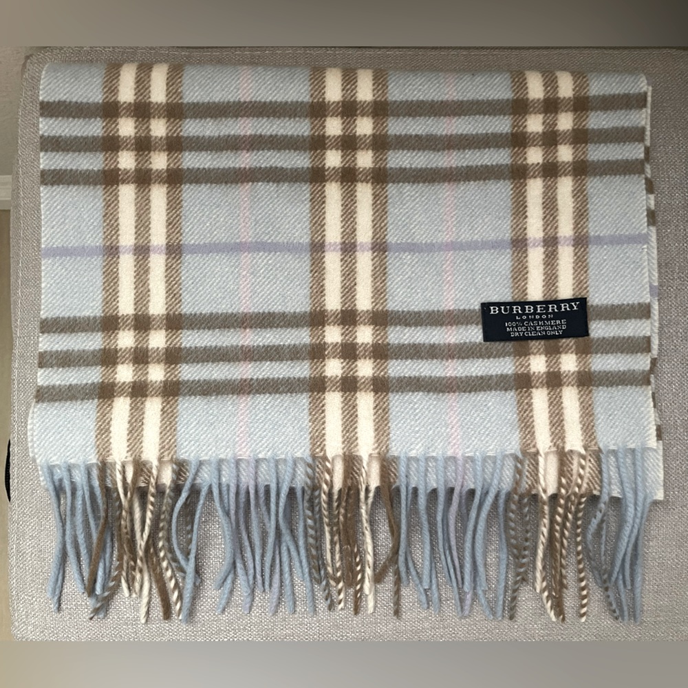 BURBERRY vintage 100% cashmere Scarf Light Blue Nova Check NWOT Never Worn